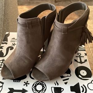 Brand New Peep Toe heels